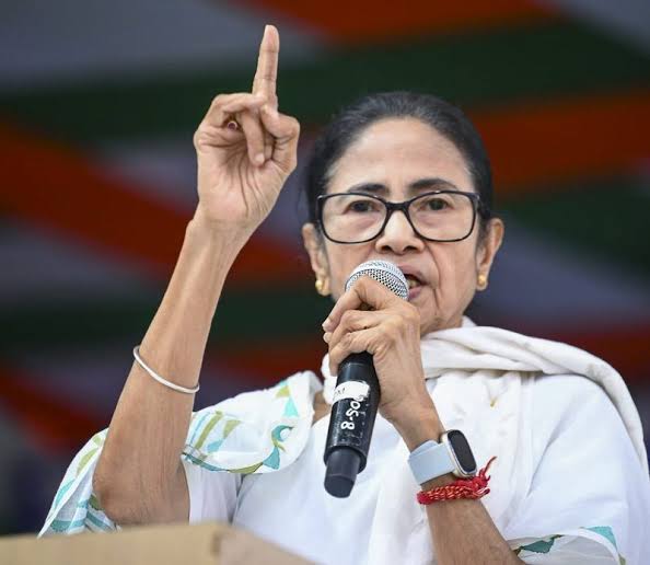 West Bengal Ex-CM Mamtha banerji was not ready to Resign the post