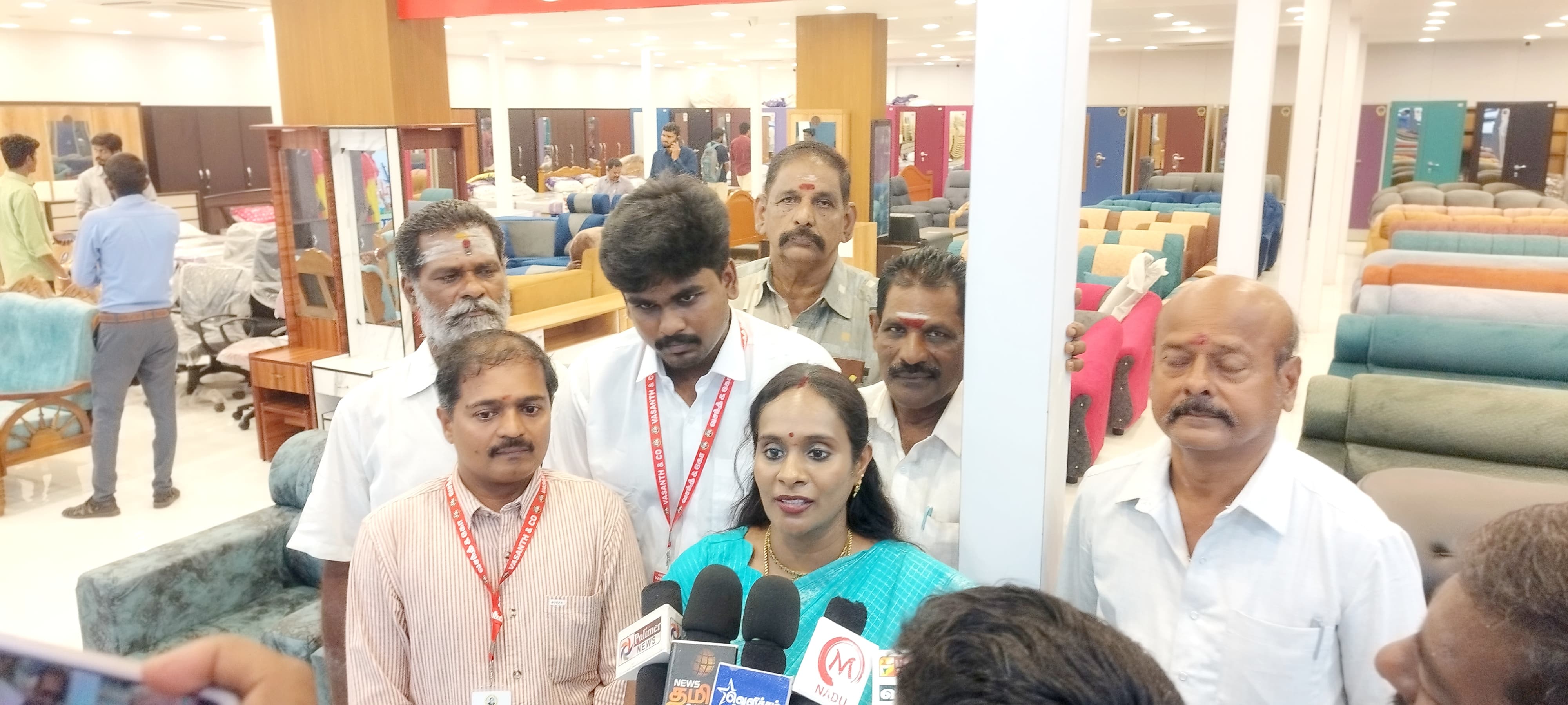 தேனி மாவட்டம் சின்னமனூரில்  வசந்த் & கோ புதிய கிளை திறப்பு