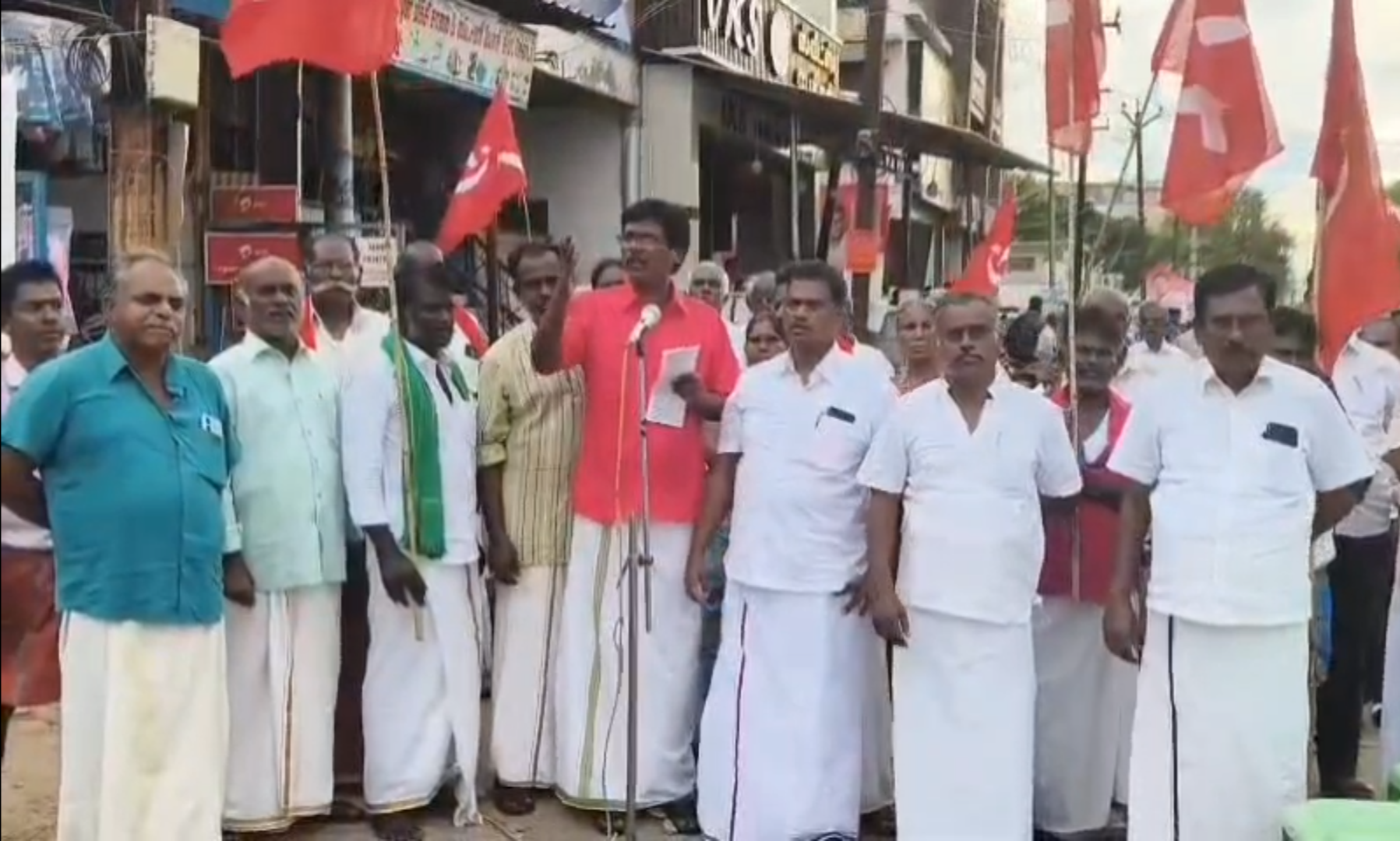 தேனி மாவட்டம் - ஆண்டிபட்டியில் பெட்ரோல் டீசல் விலை உயர்வை கண்டித்து கண்டன ஆர்ப்பாட்டம்