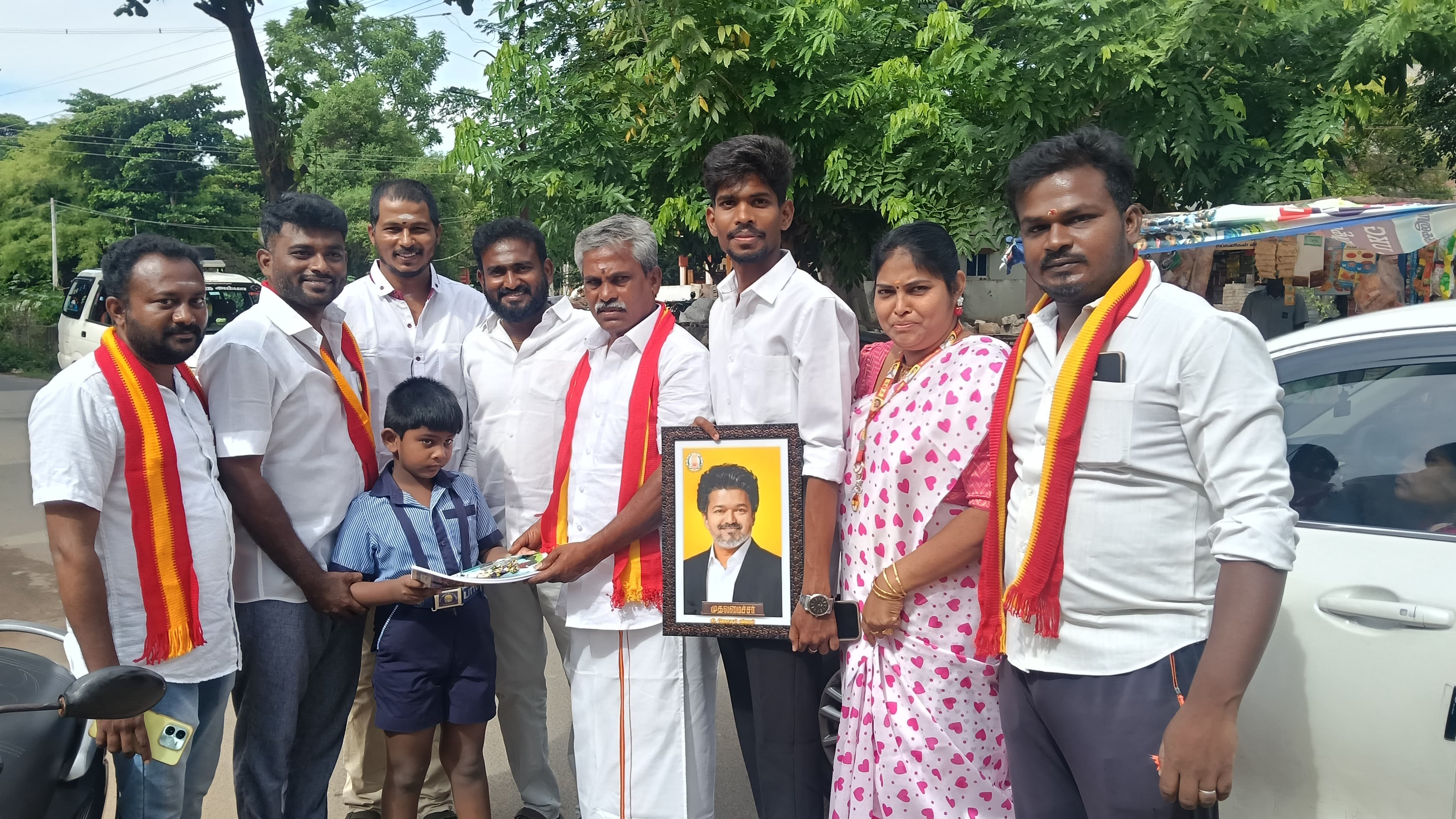 தேனி மாவட்டம் போடிநாயக்கனூரில் தமிழக முதல்வர் பிறந்த நாளை கொண்டாடிய த.வெ.க வினர்