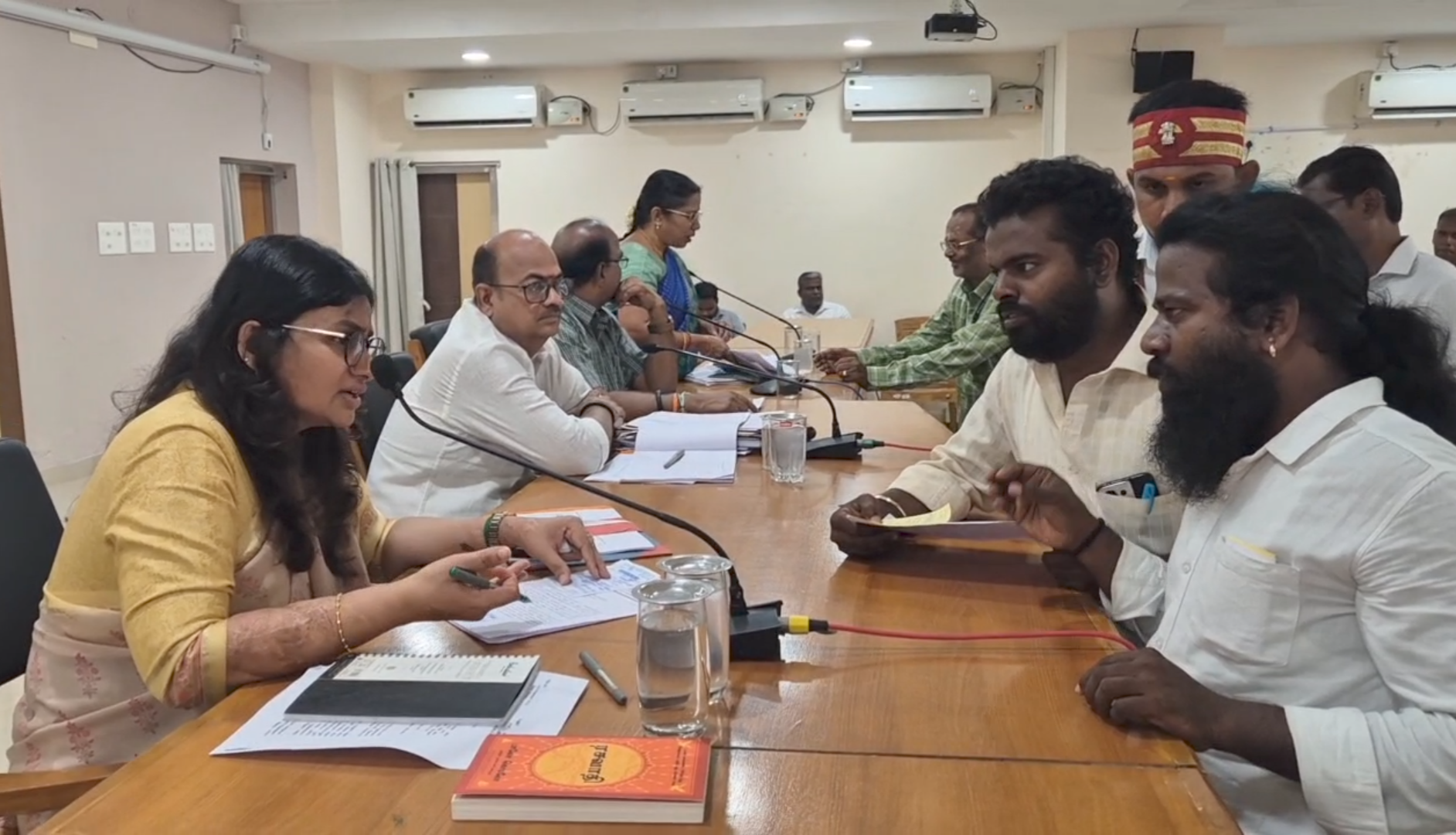 ஆற்காட்டில் கஞ்சா விற்பனையை கட்டுப்படுத்த கோரி விடுதலை சிறுத்தைகள் கட்சியின் சார்பாக கோரிக்கை மனு