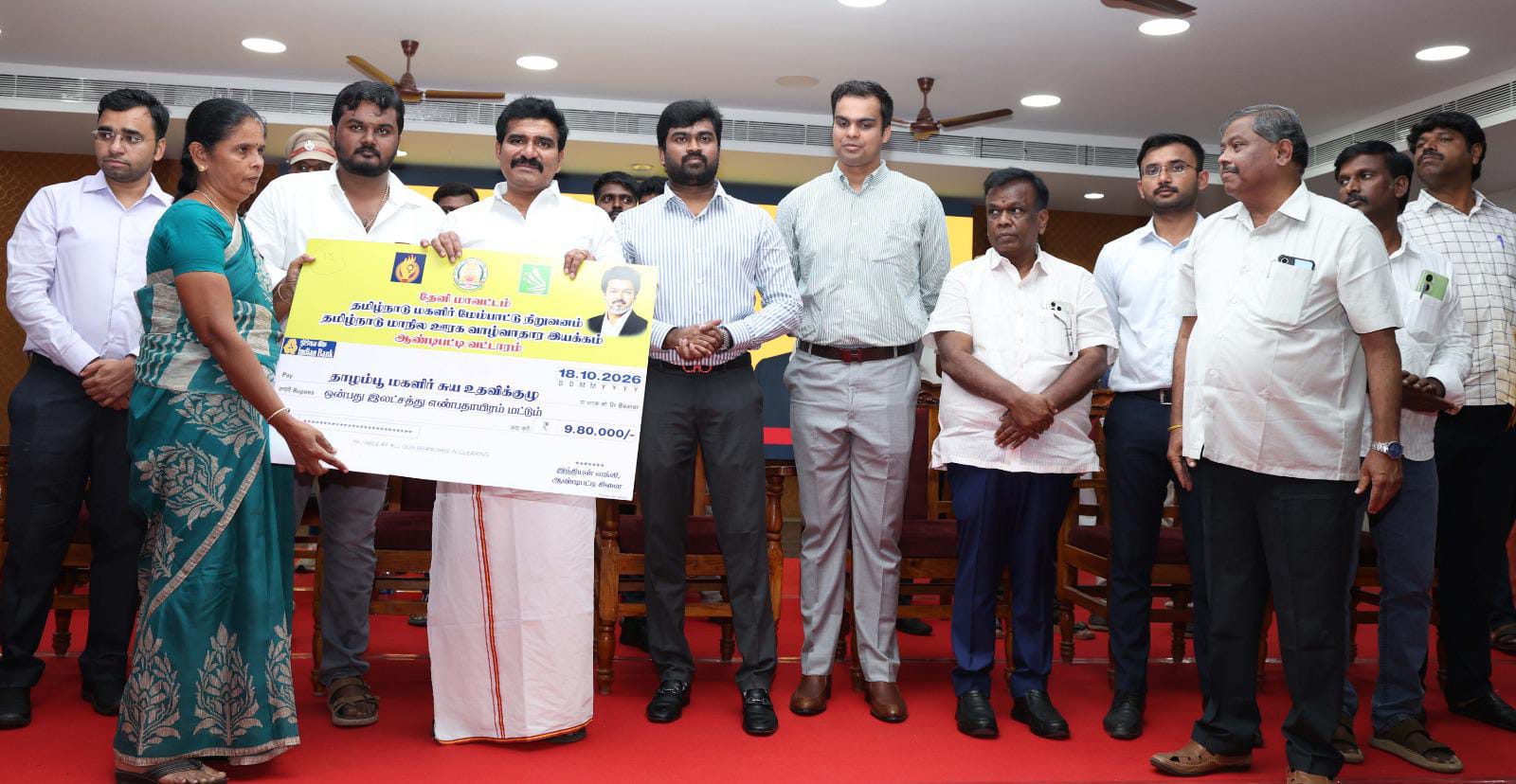 தேனியில் பள்ளி கட்டிடங்கள் மற்றும் பல்வேறு துறைகளின் சார்பில்  1960 பயனாளிகளுக்கு 26.45 கோடி மதிப்பிலான  நலத்திட்ட உதவிகளை அமைச்சர் சி.டி.ஆர். நிர்மல்குமார் வழங்கினார்