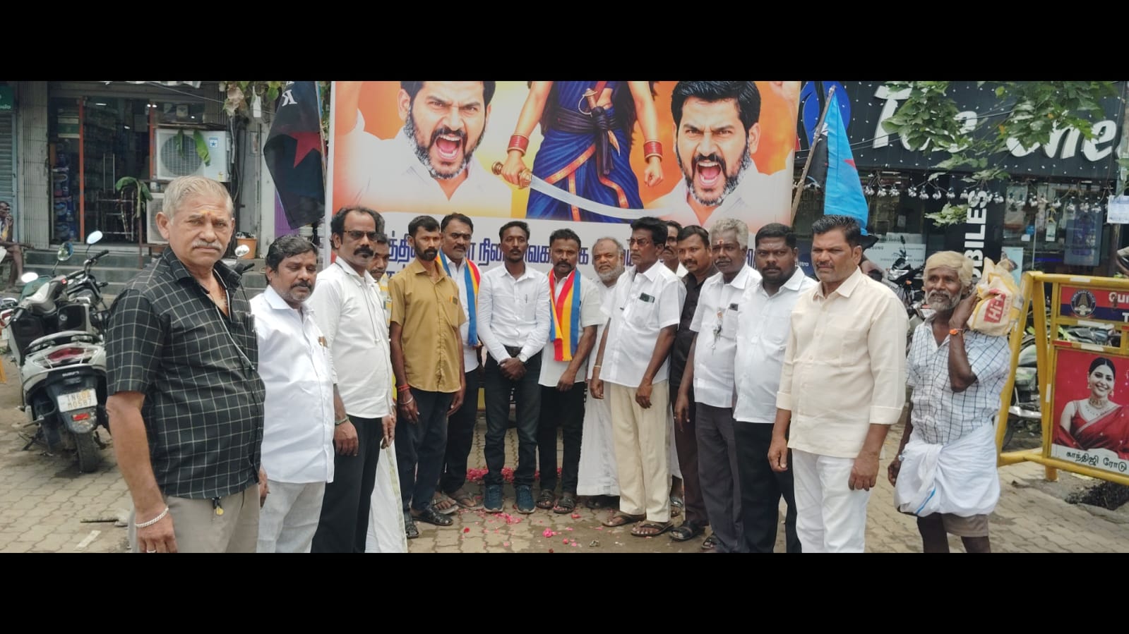 தேனியில் வீரமங்கை குயிலியின் நினைவு நாள் தெற்கு மாவட்ட ஆதித்தமிழர் முன்னேற்றக் கழகம் சார்பாக நடைபெற்றது
